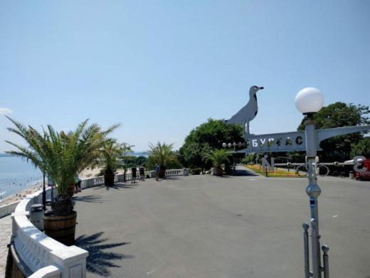 Emona Apartment Burgas City Exterior foto