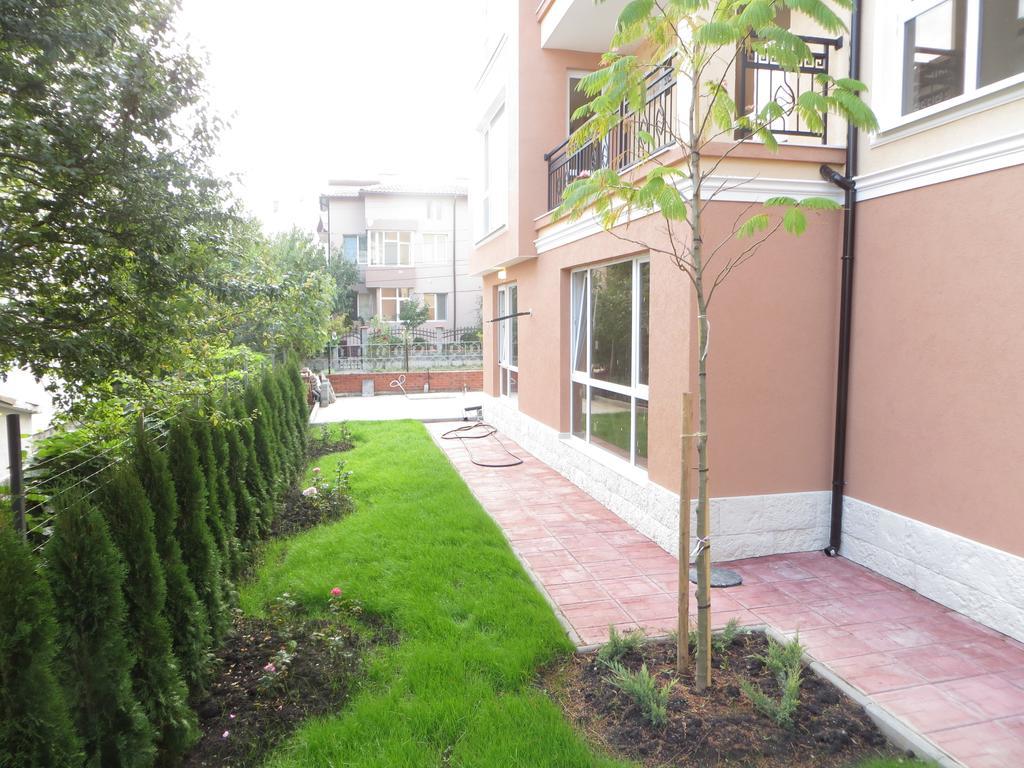 Emona Apartment Burgas City Exterior foto